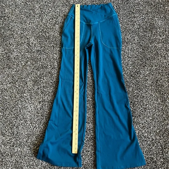 Black and Teal Leggings - Picture 7 of 9